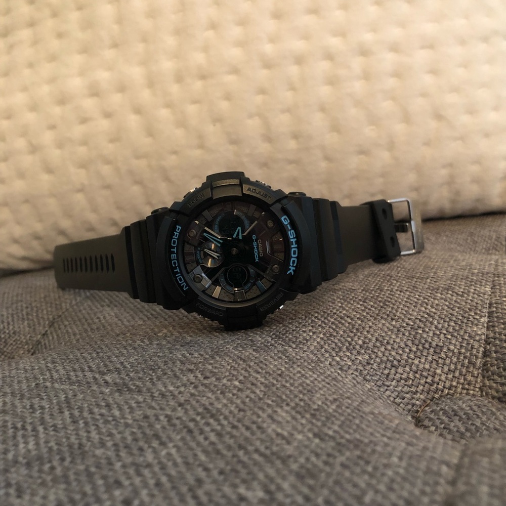 G-Shock Men's Analog Digital Black and blue Watch